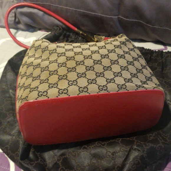 *SOLD* Gucci Shoulder Bag - Picture 5 of 12